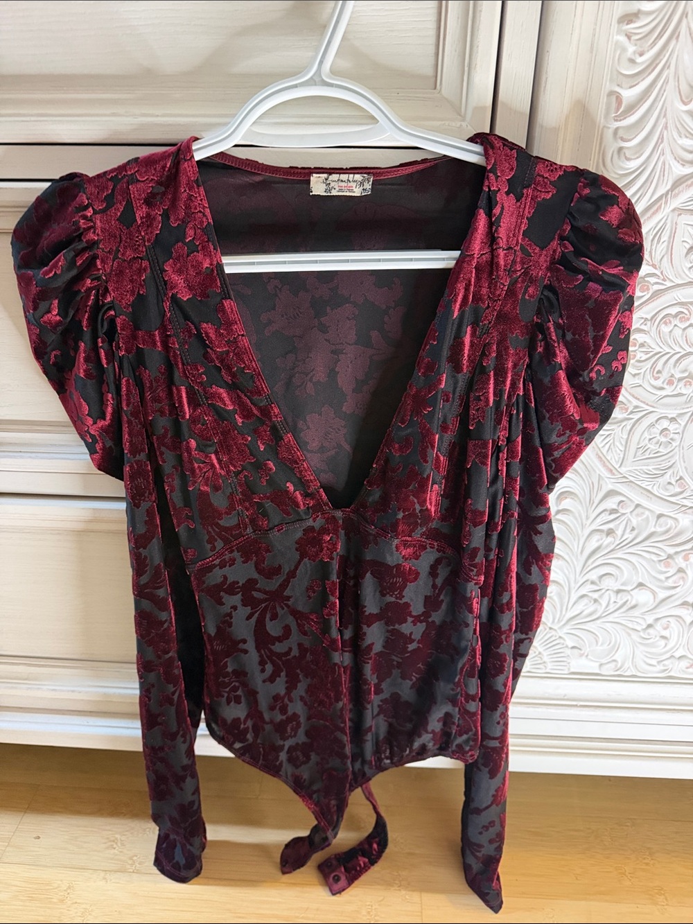 Velvet Floral V-Neck Puff Sleeve Bodysuit in Burgundy & Black